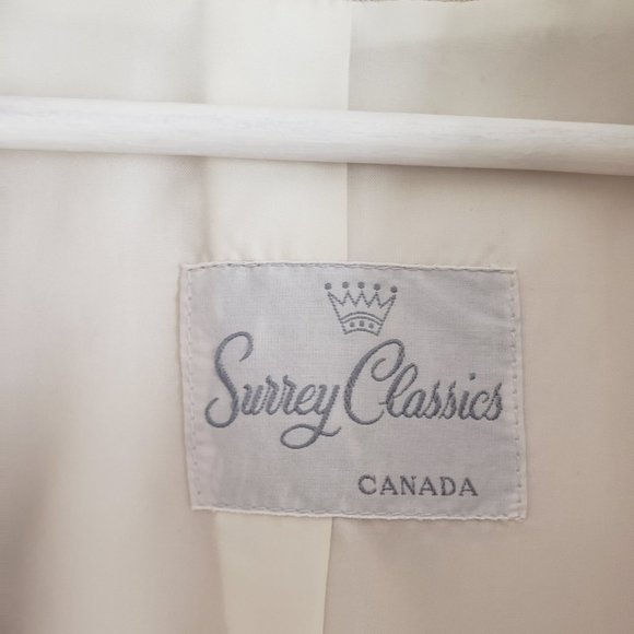 Vintage Surrey Classics trench coat - Picture 3 of 4